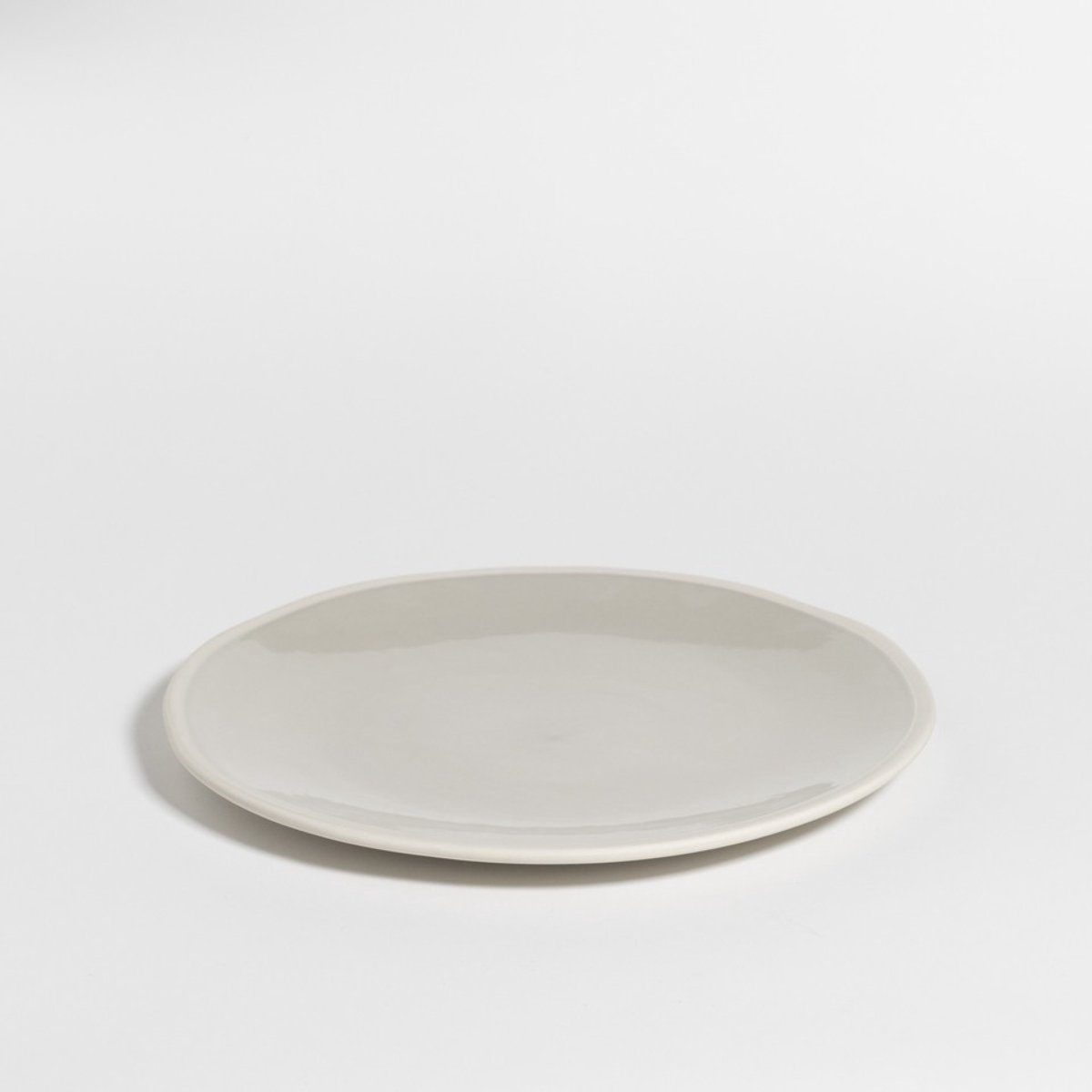 The Table atelier - dinerbord - Ø 26 cm - handgemaakt - lichtgrijs