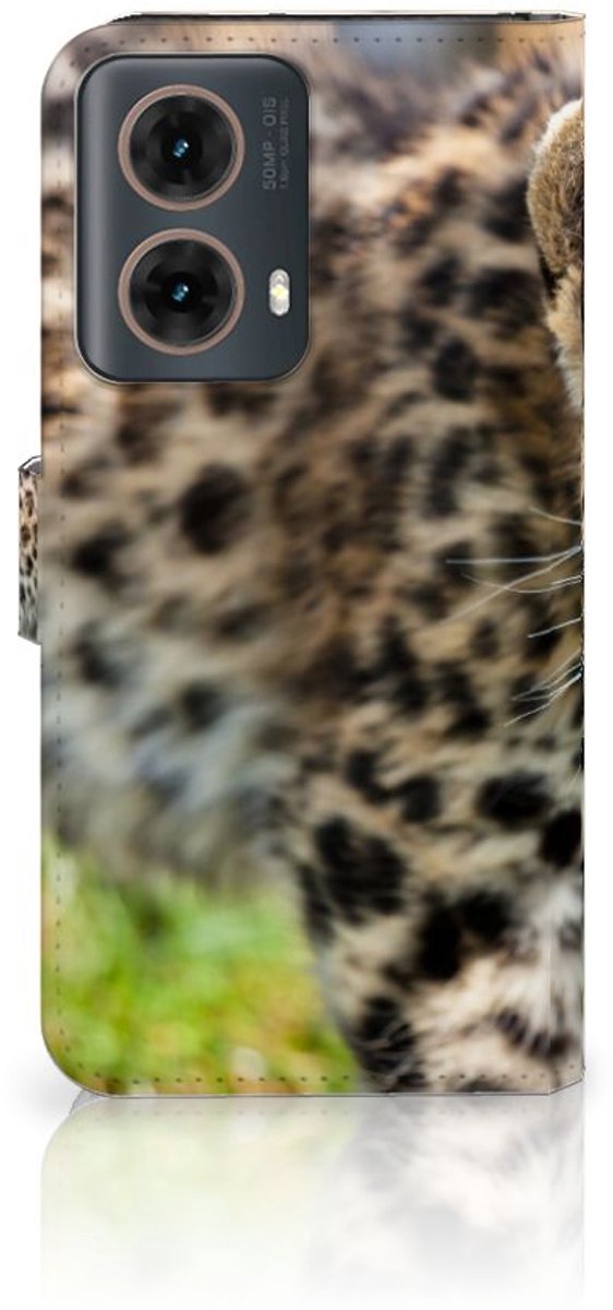 Motorola Moto G85 Telefoonhoesje met Pasjes Baby Luipaard