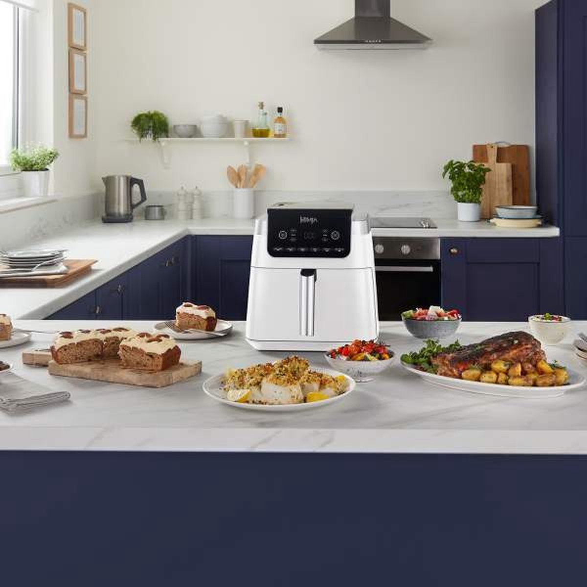 Afbeelding 2 van Ninja Airfryer XXL Max Pro - 6.2 liter - 6 Kookprogramma's - in Hoogte Verstelbare Plaat - 2024 Model - AF180EUWH - Wit