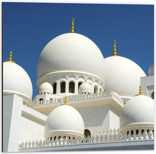 Dibond - Witte Sjeik Zayed-moskee onder Stralend Blauwe Lucht op Zomerdag in Abu Dhabi - 50x50 cm Foto op Aluminium (Met Ophangsysteem)