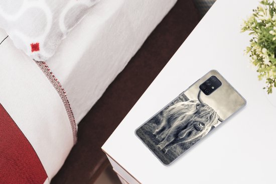 Telefoonhoesje Geschikt voor Samsung Galaxy A51 5G hoesje - Schotse hooglander - Dieren - Wolken - Koe - Natuur - Siliconen Telefoonhoesje Telefoonhoesje
