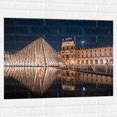 Muursticker - Verlicht Louvre in Parijs, Frankrijk - 100x75 cm Foto op Muursticker