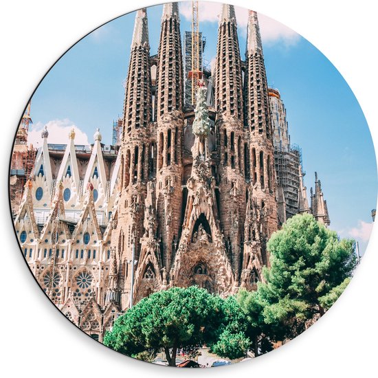 Dibond Muurcirkel - Sagrada Familia in Barcelona, Spanje - 50x50 cm Foto op Aluminium Muurcirkel (met ophangsysteem)