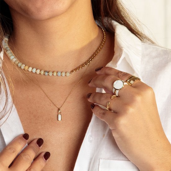 My Bendel - Combinaison classique de collier doré avec pierre précieuse d'aventurine blanche - Belle combinaison d'une chaîne à maillons dorés et d'un pendentif solidement serti avec pierre précieuse d'aventurine blanche - Avec coffret cadeau de luxe