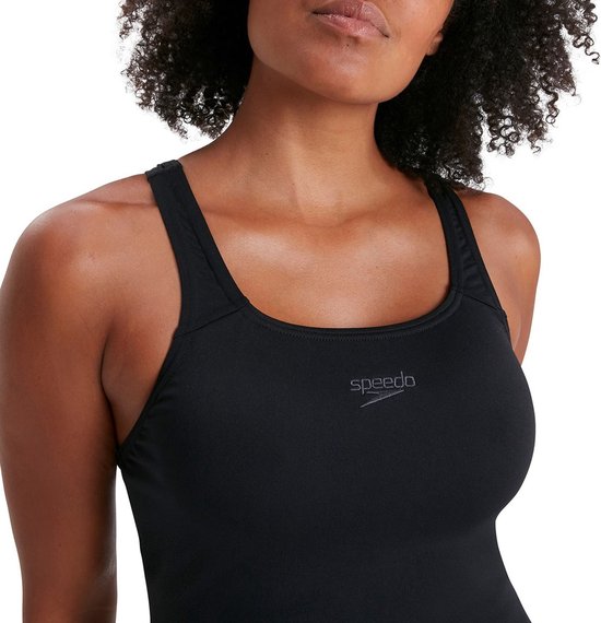 Zwarte Speedo dames sportbadpak met ronde hals en Speedo logo.