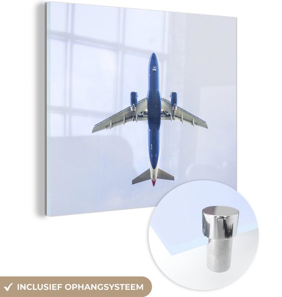 MuchoWow® Glasschilderij 90x90 cm - Schilderij acrylglas - Onderkant van blauw met wit vliegtuig - Foto op glas - Schilderijen