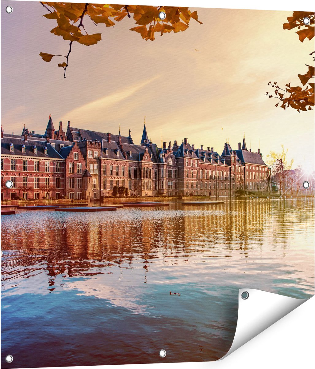Gards Tuinposter Binnenhof Gebouw in Den Haag - 80x80 cm - Tuindoek - Tuindecoratie - Wanddecoratie buiten - Tuinschilderij Multikleur