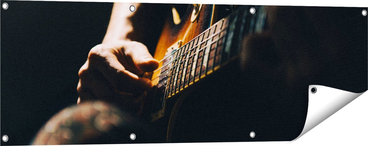 Gards Tuinposter Man Speelt Gitaar - 120x40 cm - Tuindoek - Tuindecoratie - Wanddecoratie buiten - Tuinschilderij Multikleur