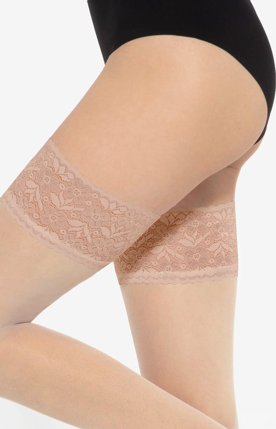 Gatta Michelle Bas Bas mat naturel avec large dentelle 20 deniers, taille M/L (3/4)