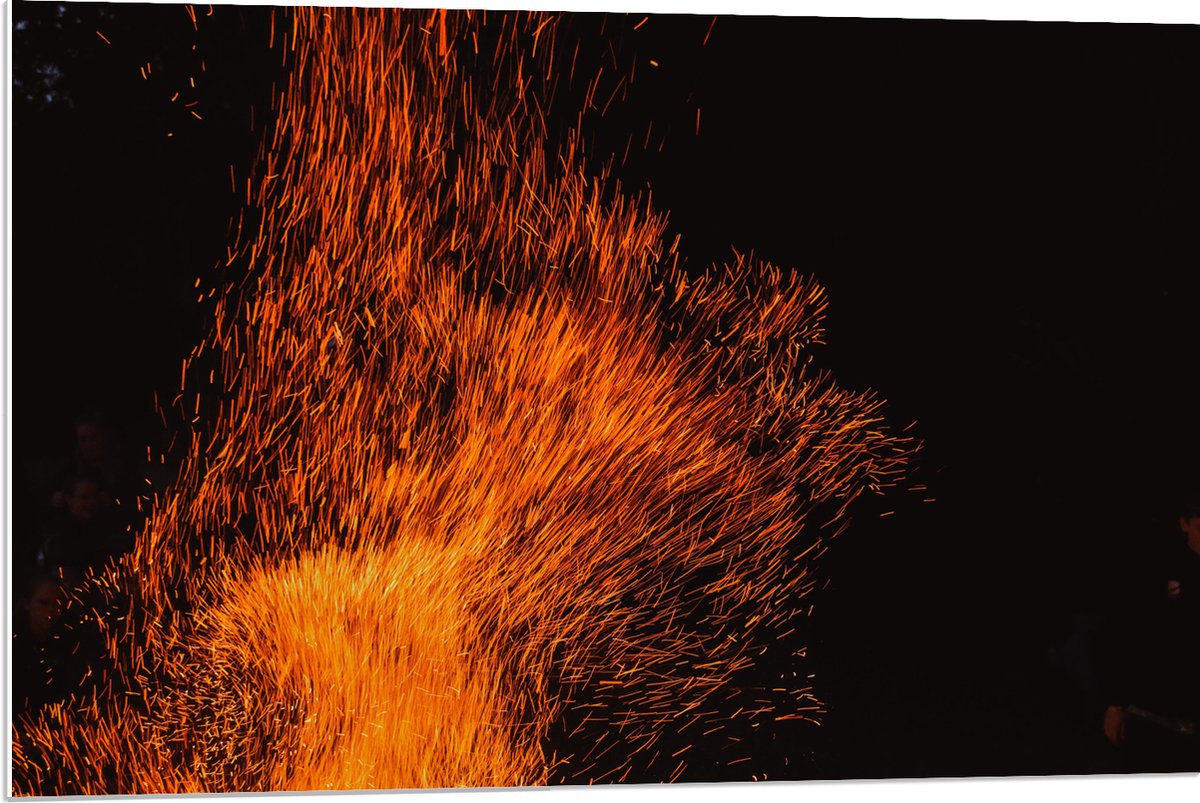 PVC Schuimplaat - Oranje Spetters van Vuurkorf - 90x60 cm Foto op PVC Schuimplaat (Met Oph