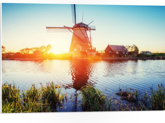 WallClassics - Panneau en mousse PVC – Lumière du soleil le long du moulin hollandais sur l' Water – Photo 75 x 50 cm sur panneau en mousse PVC (avec système de suspension)