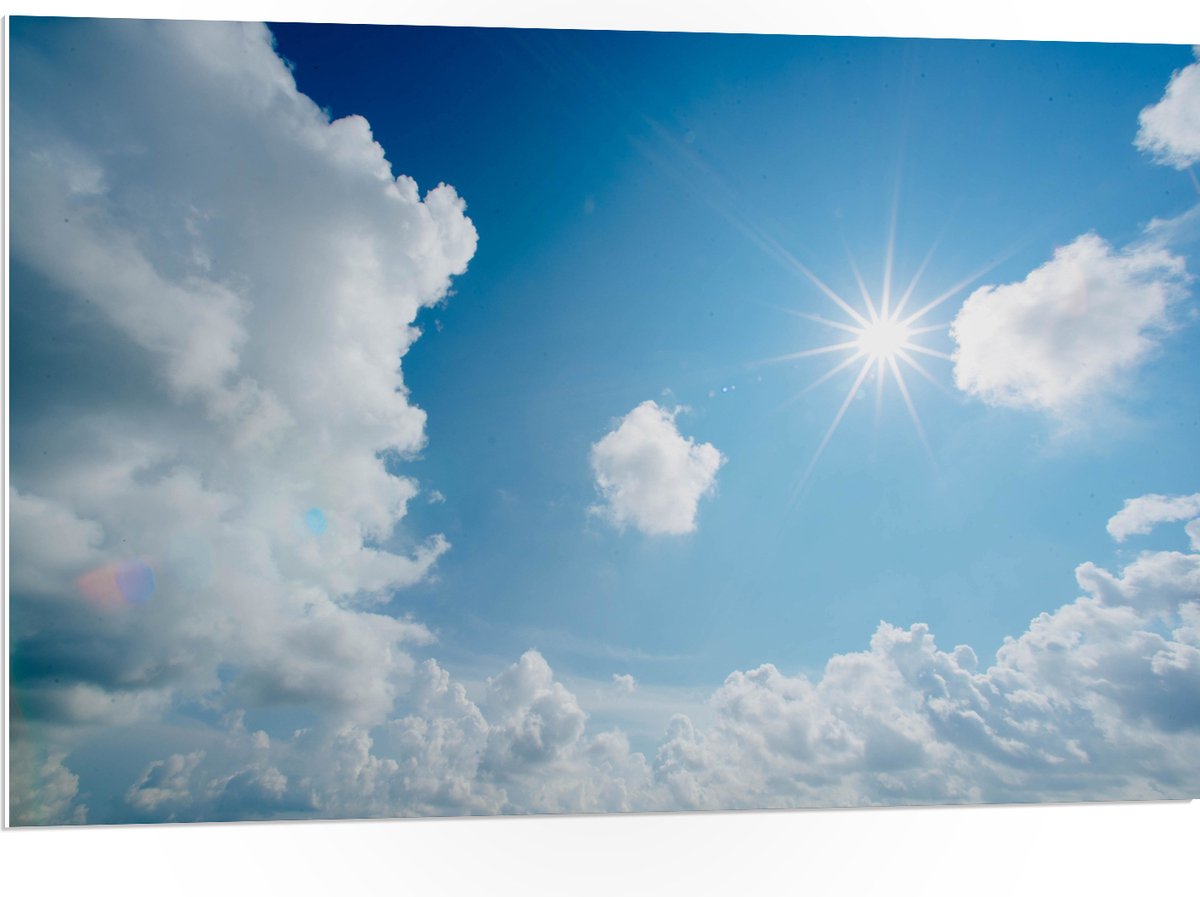 PVC Schuimplaat - Felle Zon door Sluierbewolking - 105x70 cm Foto op PVC Schuimplaat (Met Ophangsysteem)