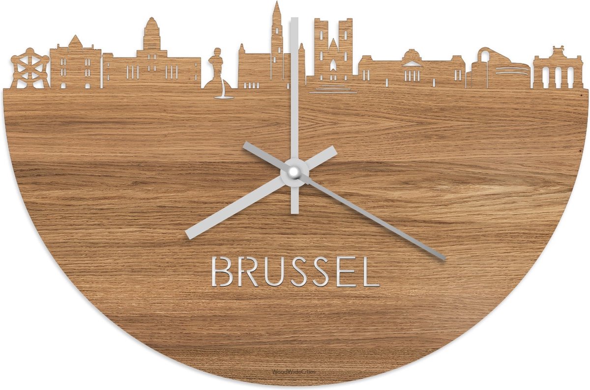 Skyline Klok Brussel Eikenhout - Ø 40 cm - Stil uurwerk - Wanddecoratie - Meer steden beschikbaar - Woonkamer idee - Woondecoratie - City Art - Steden kunst - Cadeau voor hem - Cadeau voor haar - Jubileum - Trouwerij - Housewarming - WoodWideCities