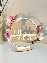 Flowerhoop gepersonaliseerd 23cm - JUF MEESTER cadeau - naamcirkel - DIY - geschenk - einde schooljaar droogbloemenkrans met naam