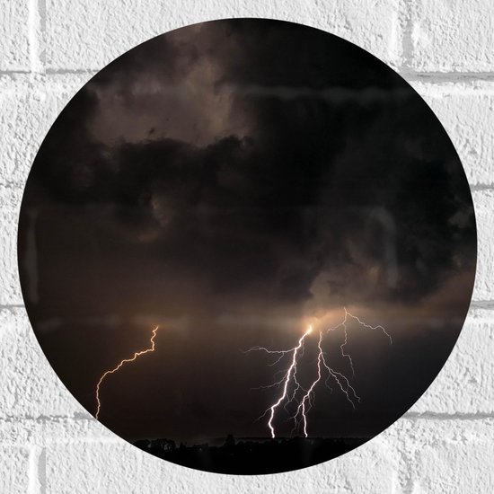Muursticker Cirkel - Bliksemschichten in Wolken tijdens Donkere Nacht - 30x30 cm Foto op Muursticker