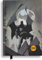 DC Comics: Batman Batsignal Light-Up Notebook