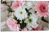 Tuinposter – Boeket van Wit/Roze Bloemen - 90x60cm Foto op Tuinposter  (wanddecoratie voor buiten en binnen)