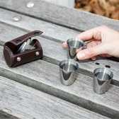 Kikkerland Shotglas - Set van 4 - Inclusief leren hoes - Roestvrij staal - Makkelijk mee te nemen
