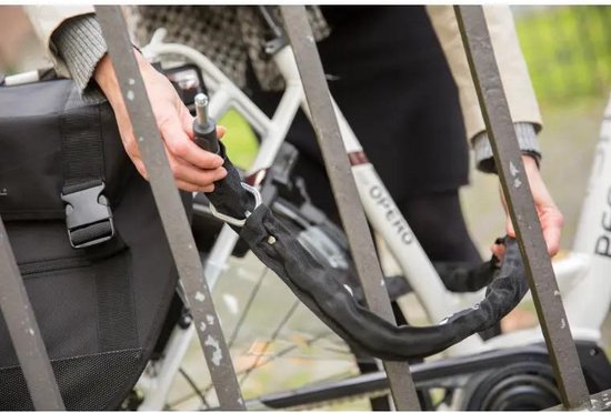 AXA Solid Plus ART2 fietsslot - 140cm insteekketting - set met opbergtas - zadeltas - Zwart van AXA — afbeelding 5