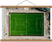 Schoolplaat – Voetbalveld Bovenaanzicht - 60x40cm Foto op Textielposter (Wanddecoratie op Schoolplaat)
