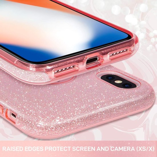 Roze glitter telefoonhoesje, met een ander hoesje eronder, voor een telefoon.