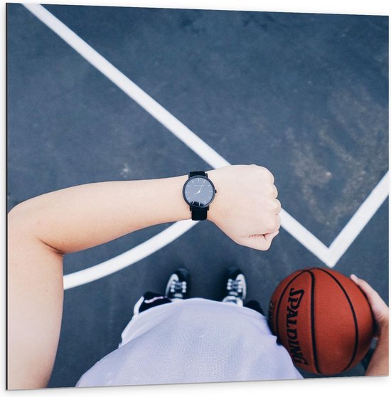 Dibond - Horloge met Basketbal - 100x100cm Foto op Aluminium (Wanddecoratie van metaal)