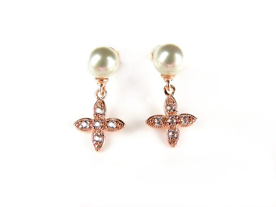 Boucles d'oreilles en argent Boucles d'oreilles plaqué or rose Modèle Pearl Light serti de perles et de zircons cubiques