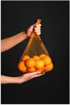 Poster – Netje Sinaasappels op Zwarte Achtergrond - 80x120cm Foto op Posterpapier