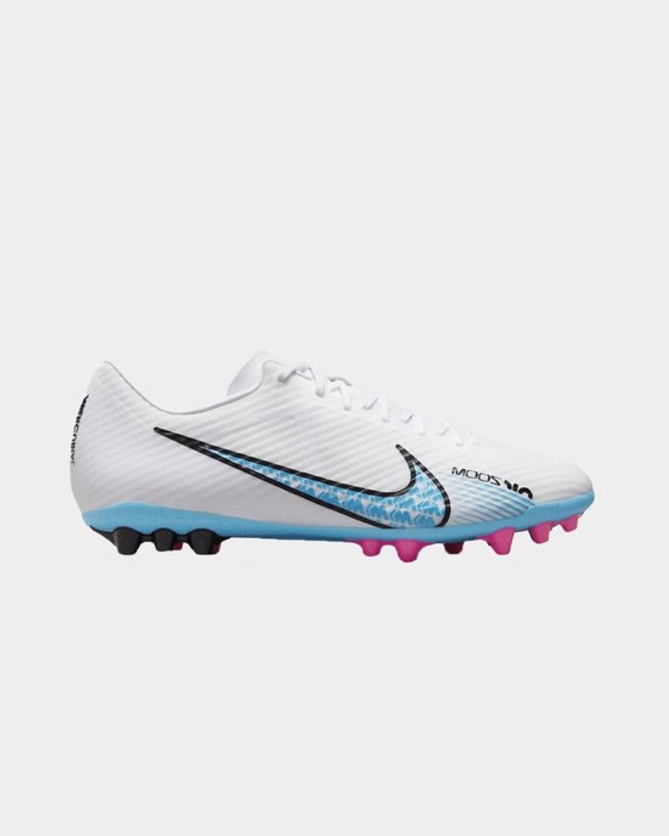 Nike Zoom Vapor 15 Academy AG voetbalschoenen voor heren in wit, blauw en roze, maat 44.5, geschikt voor kunstgras.
