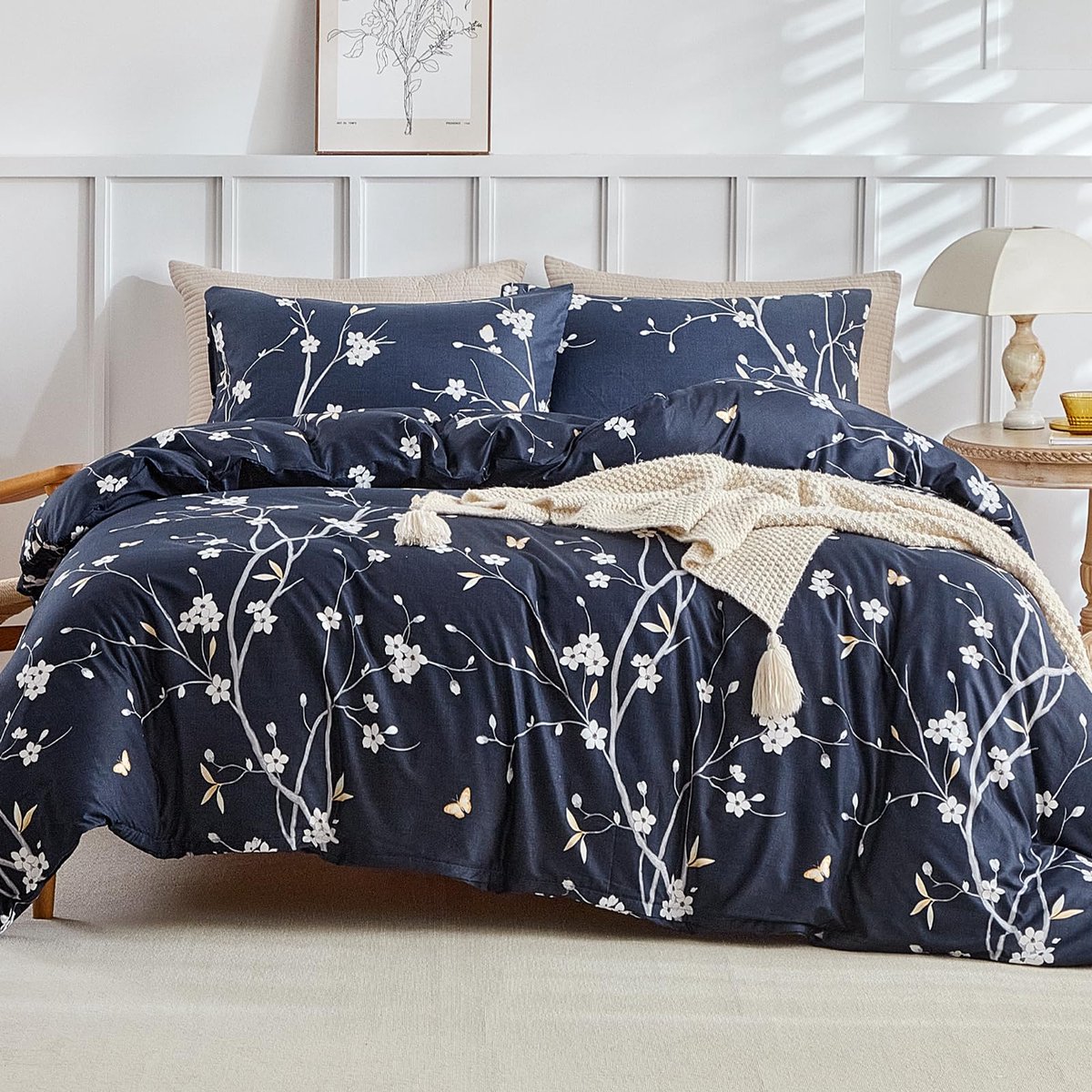 Unyqoos Comfortabel en stijlvol beddengoedset met takken en bladeren motief blauw