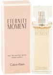 Calvin Klein Eternity Moment Eau de Parfum vaporisateur 30 ml dans une boîte rose pâle avec flacon.