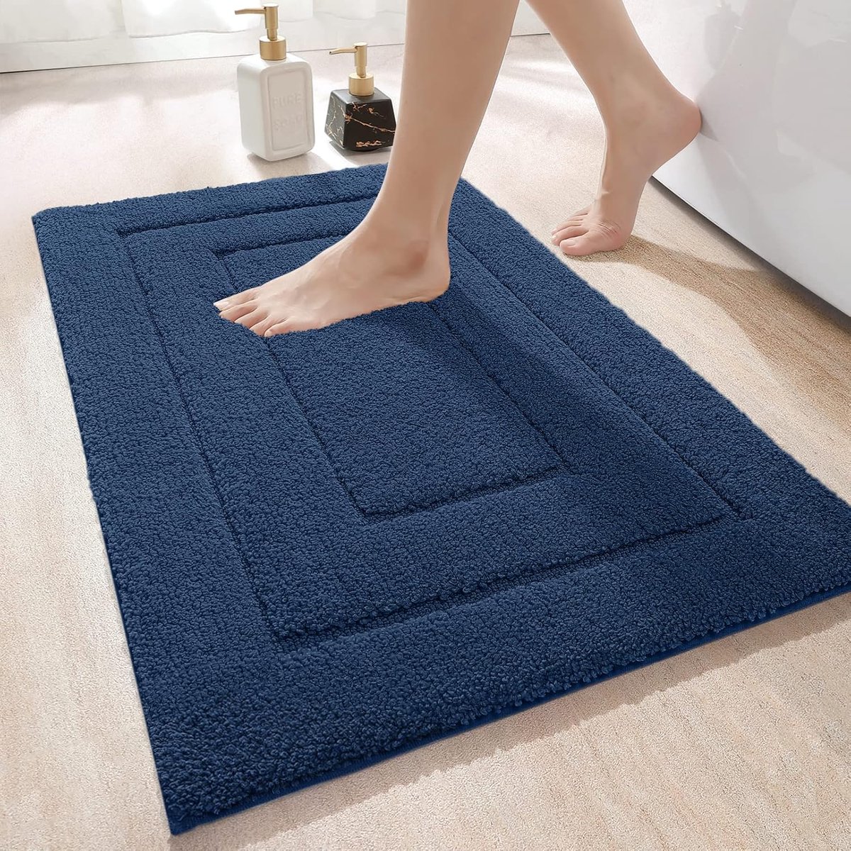 Badmat - 60 x 110 cm (Rechthoekig) - Microvezel - Gevlochten - Hoogpolig - Zacht - Antislip - Waterabsorberende - Machinewasbaar - Kleur : Marineblauw