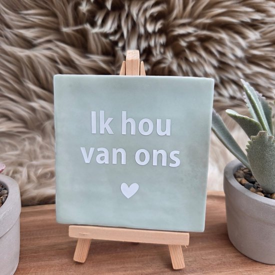 Robuust Wenstegeltje – Ik Hou van Ons – Hip trendy tegeltje – 10x10 cm – Handmade – Cadeau voor Partner, Valentijn of Jubileum – Stijlvol en Persoonlijk Woonaccessoire - Zomaar - Voor jezelf - Deco – Trendy nu