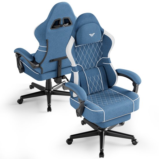 Twee blauwe professionele gaming stoelen met witte accenten en inklapbare voetensteunen, tegen een witte achtergrond.