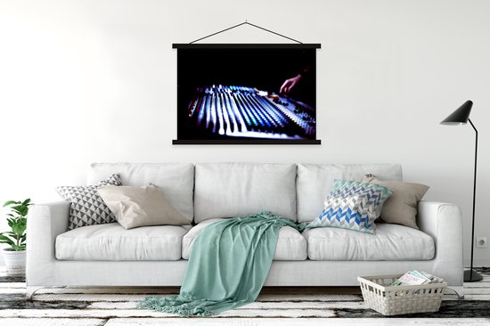 Console de mixage dans le noir plaque d'école lattes plates noir 150x100 cm - Tirage photo sur affiche textielposter (décoration murale salon / chambre)