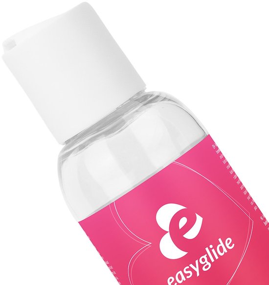 Close-up van de dop en de bovenkant van een flesje EasyGlide aardbei glijmiddel met roze label.