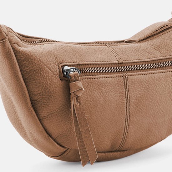 FREDsBRUDER Cuir Sac à épaule bandoulière My Old Friend Halfmoon Bag Caramel Marron clair