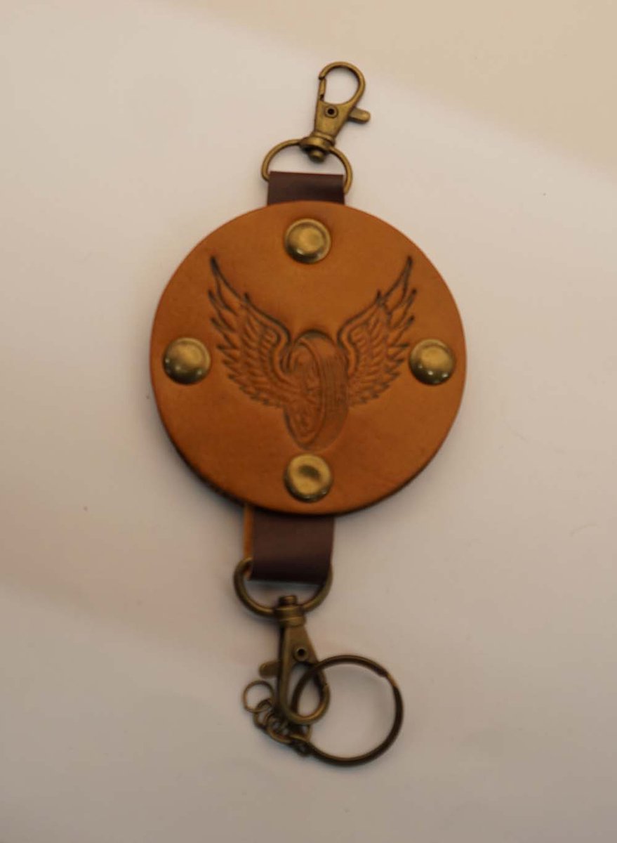 Leren sleutelhanger vliegend wiel in het beige / bruin - biker sleutelhanger - motorrijder sleutelhanger - lederen sleutelhangers - bikers keyring - leather keyring - biker symbool sleutelhanger - stoere sleutelhangers - ruige sleutelhanger