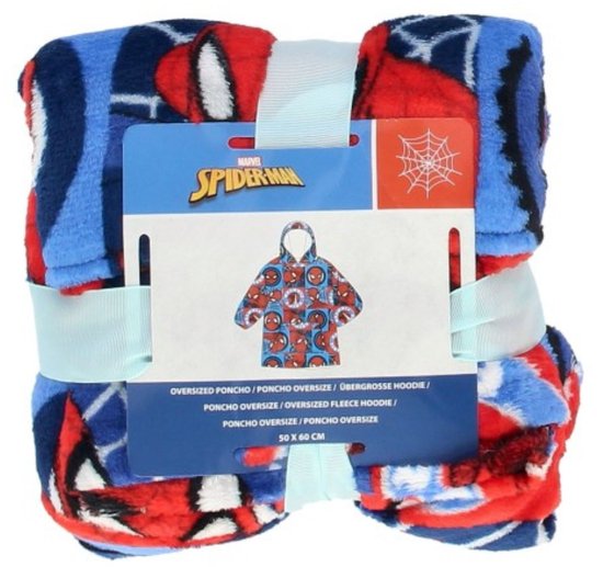 Spiderman hoodie deken in rood en blauw met diverse Spiderman afbeeldingen en spinnenwebben, opgevouwen.