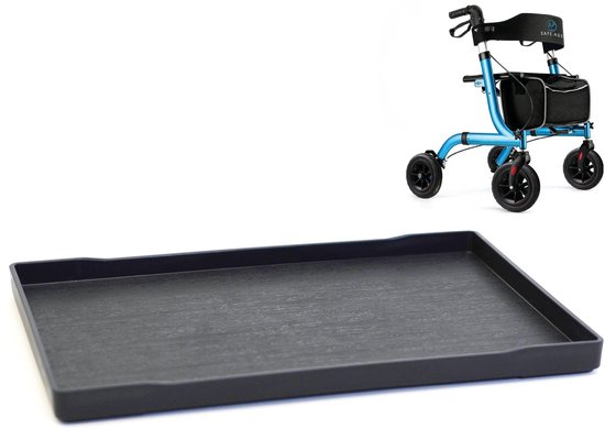 Een los zwart dienblad ligt voor een blauwe rollator.