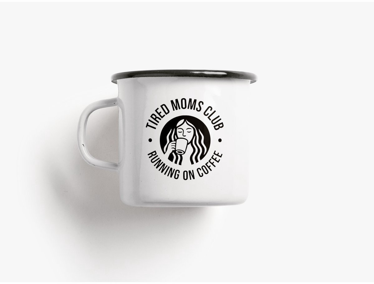 Emaille Mok | Tired Moms | Koffie | Thee | Beker | Servies | Woonaccessoires | Woon | Accessoires | Woonaccessoire | Accessoire | Kerstmis | Kerst | Feest | Decoratief | Decoratie | Deco | Sfeer| Interieur | Inrichting | Woonkamer | Wonen | Sfeervol