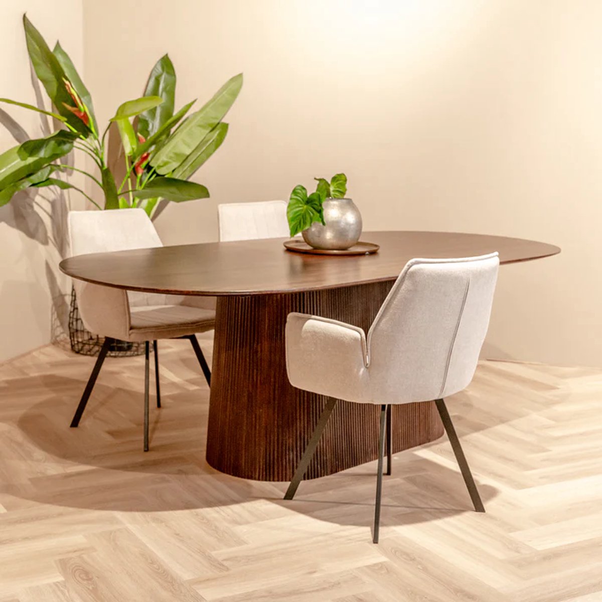 Eettafel Ovaal Mangohout Walnoot – Stijlvolle Design Tafel voor Woonkamer en Eetkamer – Novihome