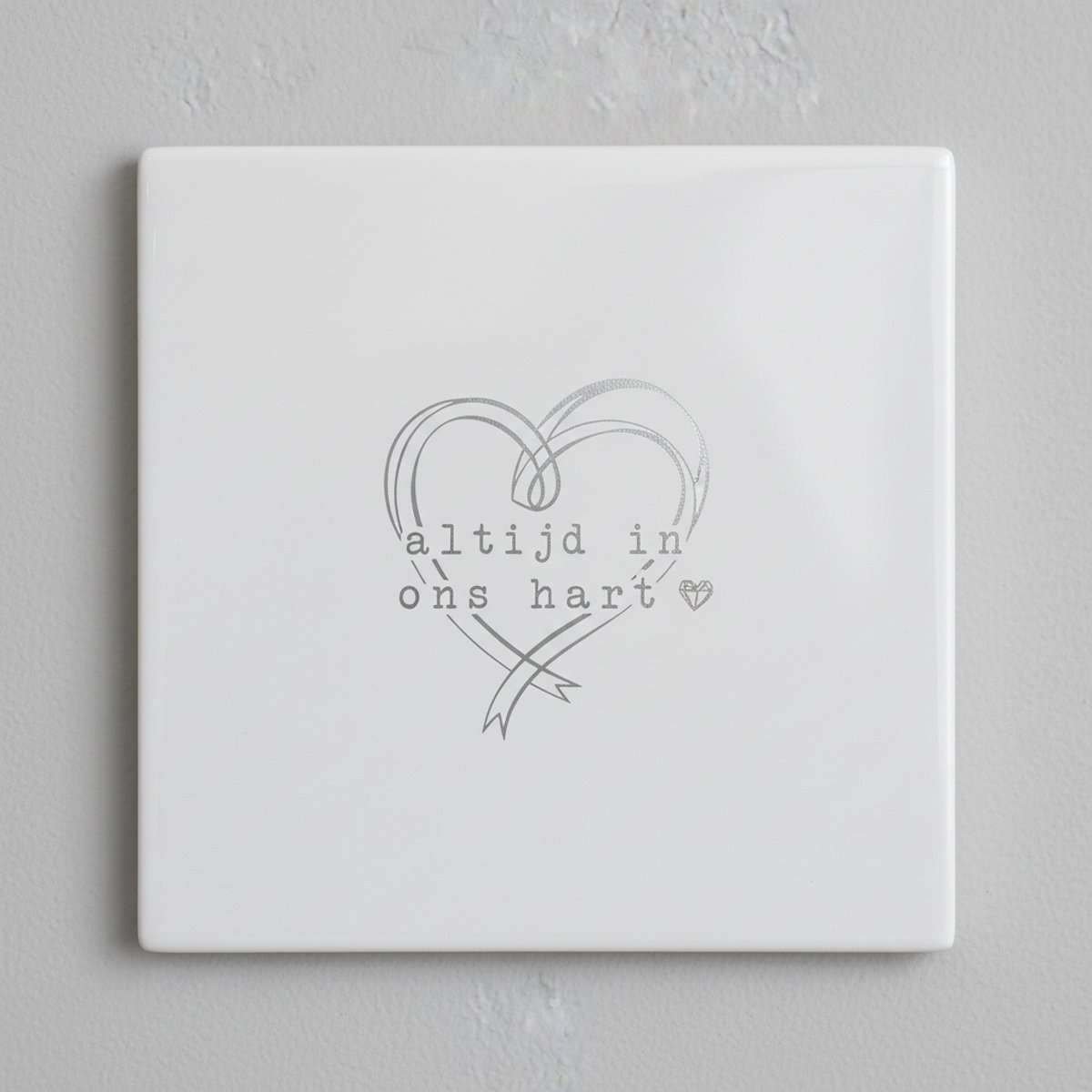 Altijd in Ons Hart Keramische Tegel 15x15 cm – Minimalistische Herinnering Hart Wanddecora