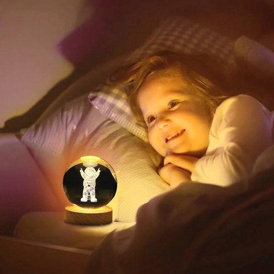 Kytpyi Nachtlampje, maanlamp, 3D-gravure, nachtlampje voor kinderen en volwassenen, met led, 1 houten sokkel, 1 geschenkdoos, creatieve transparante kristallen bol voor cadeau, decoratie (kosmonaut) — afbeelding 3