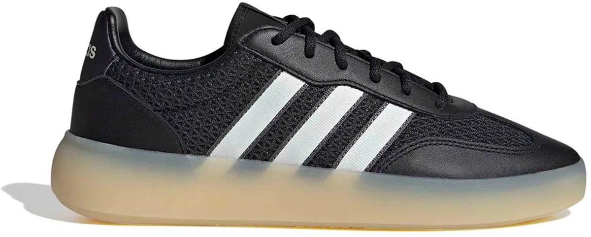 Core Black / Off White / Ftwr White