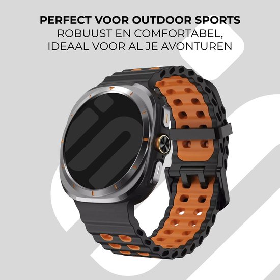 Horloge met zwart en oranje siliconen bandje met ronde perforaties.