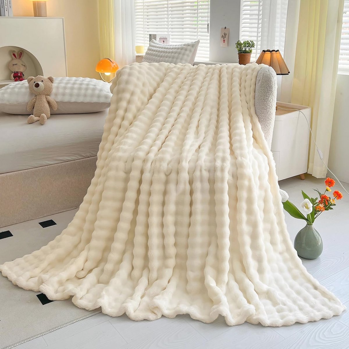 Knuffeldeken Beige 150 x 200 cm - Zachte, Warme, Bubbeldeken voor Kamerdecoratie en Knuffelen