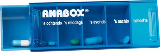 Boîte à pilules bleue avec 7 compartiments, chacun avec jour et indication de l'heure.