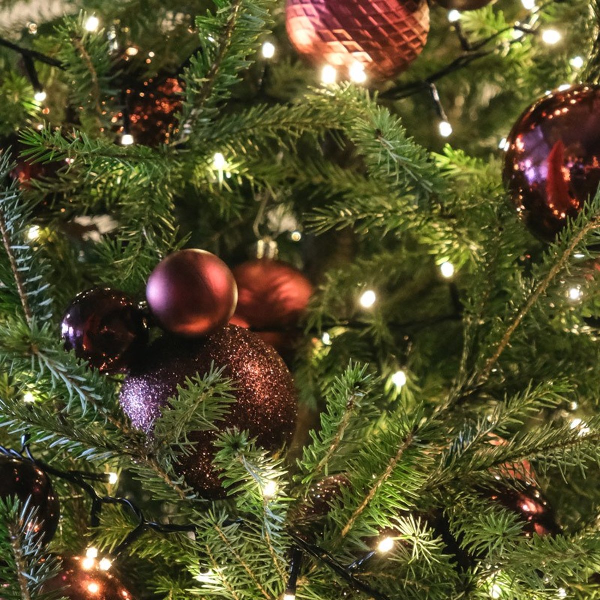 Decoris kunststof kerstballen mix ossenbloed 100 stuks