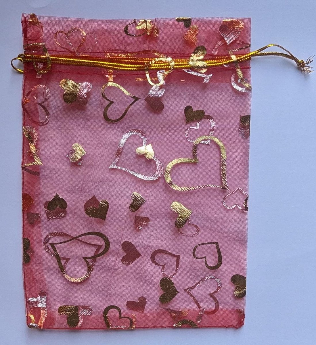 Organza zakjes - Mooi - 18 x 13 cm - 20 stuks – Prachtig – Delicaat – Snoep – Sieraden – Kleine cadeautjes – Decoratie – Feesten – Geschenkjes – ROOD MET HARTJES